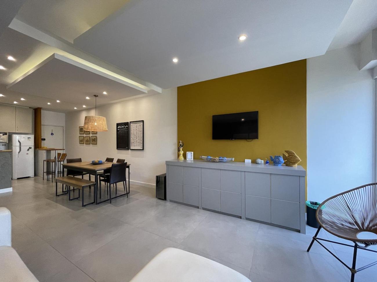 Apartamento Encantador Com Piscina - Besthostrio *