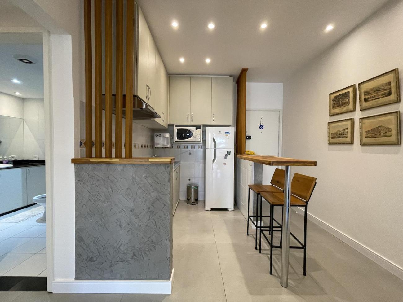 Apartamento Encantador Com Piscina - Besthostrio