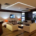 Apartamento Encantador Com Piscina - Besthostrio